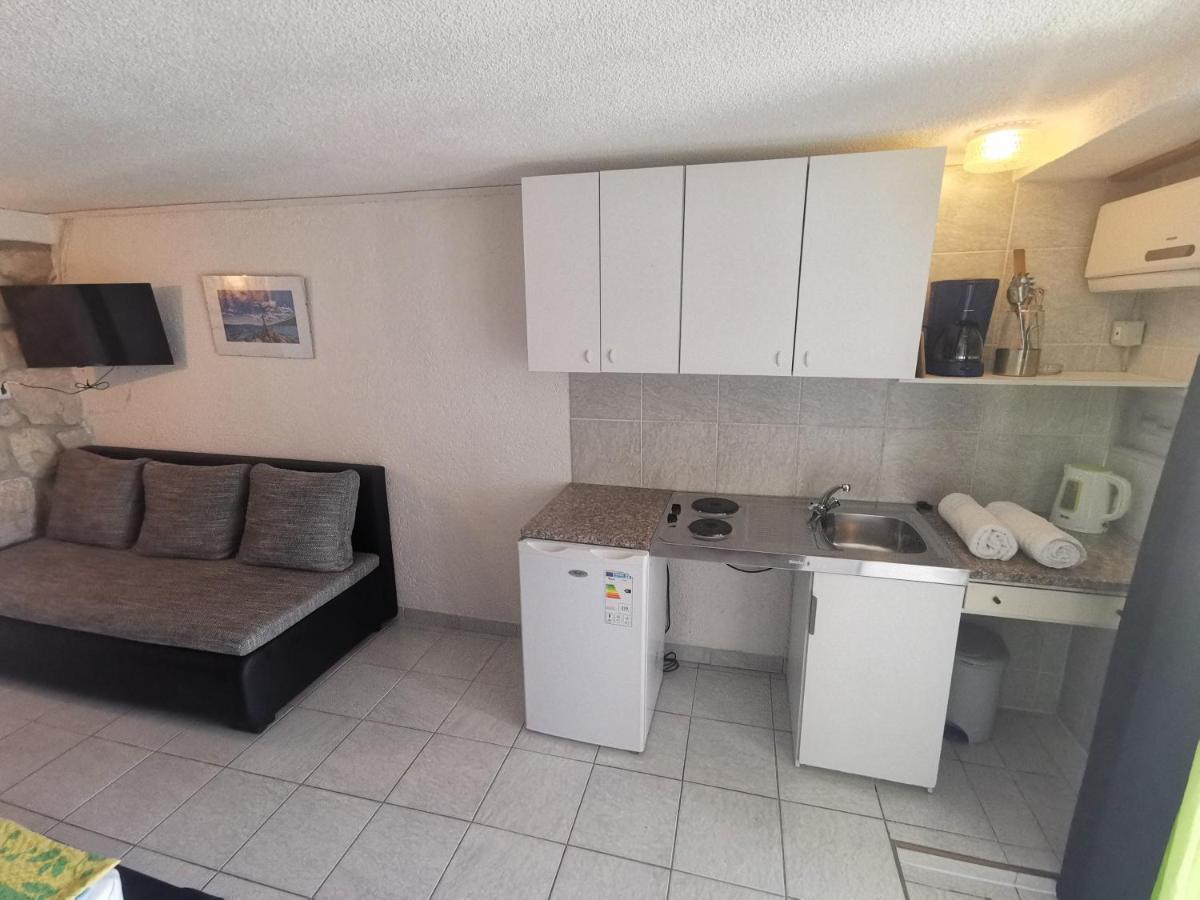 דראמליי Apartments Niko מראה חיצוני תמונה