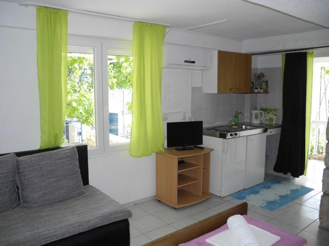 דראמליי Apartments Niko מראה חיצוני תמונה